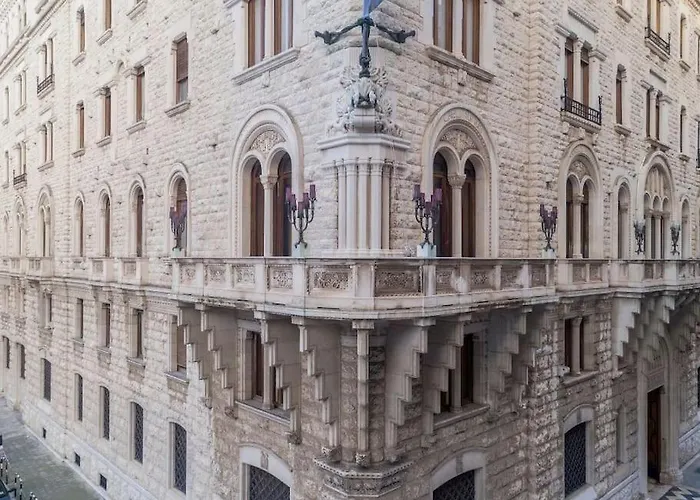 Chagall-bozzi 59 Apartment